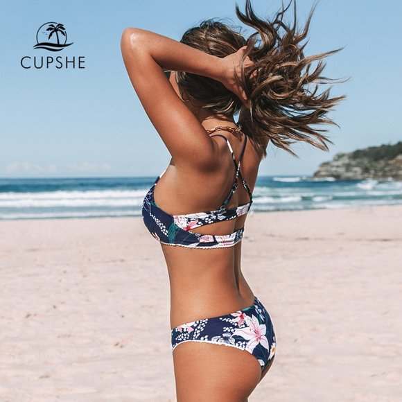 CUPSHE Women's Low Rise Cutout Criss Cross Bikini Swimsuit Set - Picture 2 of 14